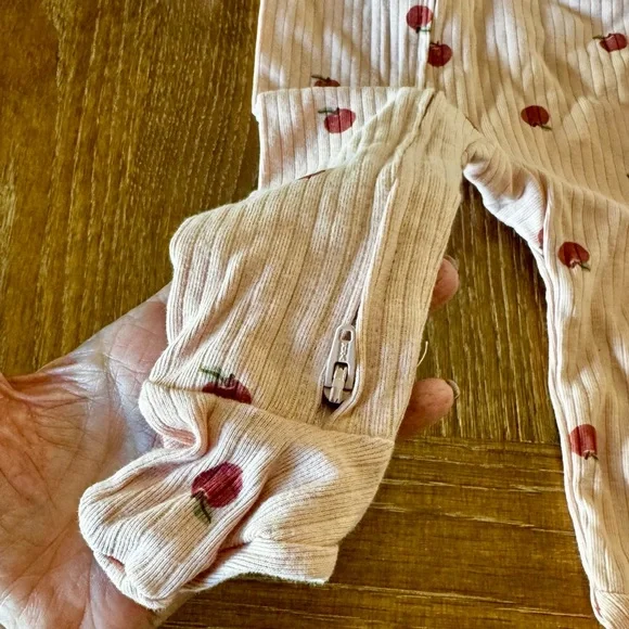 NWT Rabbit + Bear Organic infant sleeper & headband set 6-9mos - Picture 4 of 9